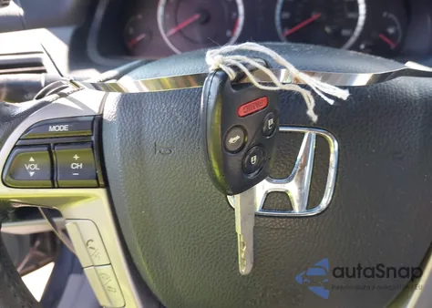 2011 Honda Accord 2.4 Ex-L z USA, uszkodzony, nr VIN 1HGCP2F81BA103055